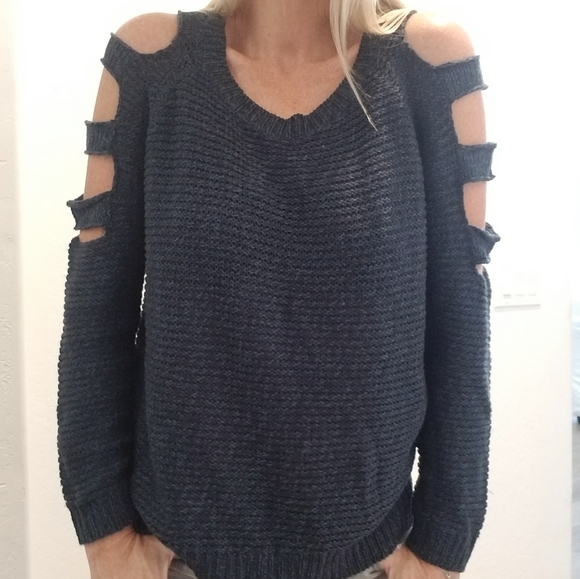 Sweater - Picture 2 of 3